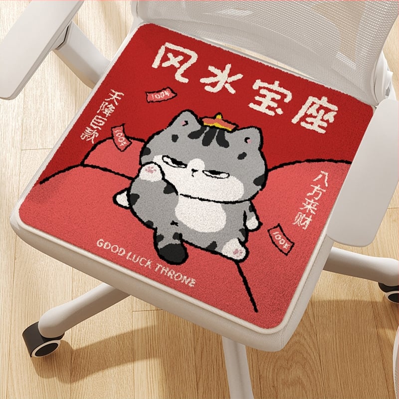 Plišinė biuro kėdės pagalvėlė su animaciniu motyvu iš plono kašmyro; speciali sėdėjimo pagalvėlė ilgiems sėdimams.