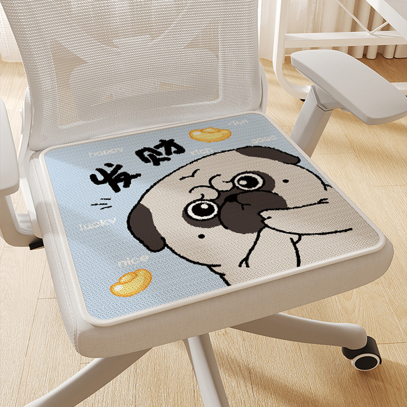 Plišinė biuro kėdės pagalvėlė su animaciniu motyvu iš plono kašmyro; speciali sėdėjimo pagalvėlė ilgiems sėdimams.