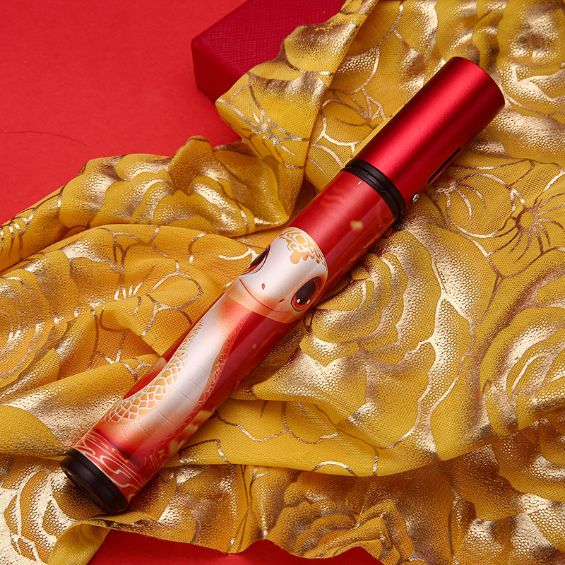 Aizdedzinātājs - garš rokturis, vēja izturīgs, butāns (metāla korpuss)