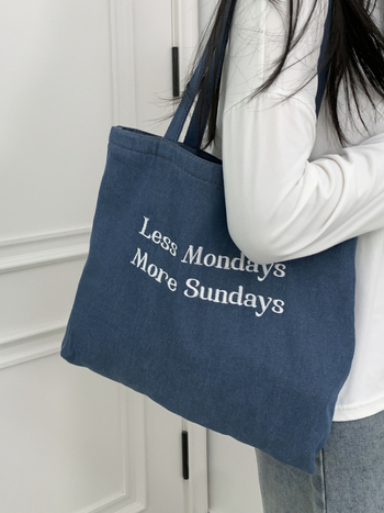 Denim tote táska, városi minimalist stílus, poliészter bélés, téglalap alakú