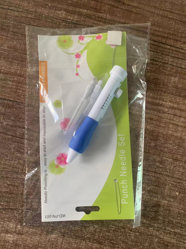 Set igala za šivanje za vez s tri igle u kutiji za šivanje — pakiranje 100 kom., bruto težina 0,15 kg, Privatna etiketa dostupna