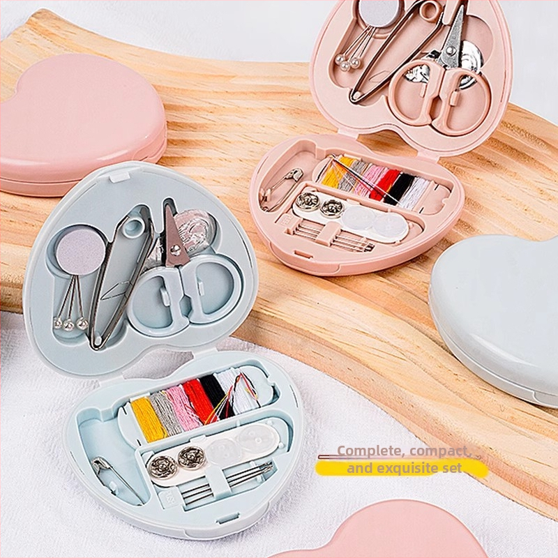 Õmbluskomplekt - Südamekujuline mini reisikast, kaasaskantav ja praktilised õmblustööriistad, 500 tk, 0,02 kg, Uus Hiina stiil