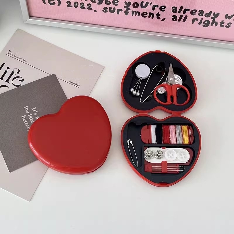 Õmbluskomplekt - Südamekujuline mini reisikast, kaasaskantav ja praktilised õmblustööriistad, 500 tk, 0,02 kg, Uus Hiina stiil