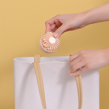 Mini kokkukäiv kaelaventilaator USB-laadimisega, sisseehitatud akuga 500–800 mAh, brushless mootor, 3 kiirust, kaasaskantav käe- või laua ventilaator