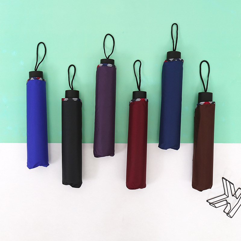 Kolm osaline kokkupandav vihmavari, 10 terasest ribad, terasest vart, plastne käepide, manuaalne avamine, 190T kangas