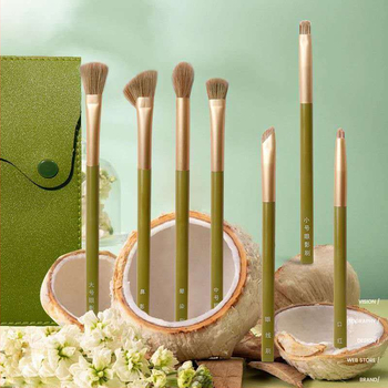 7-osaline meigiharja komplekt silmadele, sünteetiliste karvadega, kaasaskantav ja algajale sobiv; sisaldab eyeliner-harja, silma varju harja, nina kontūri harja ja heledust harja.