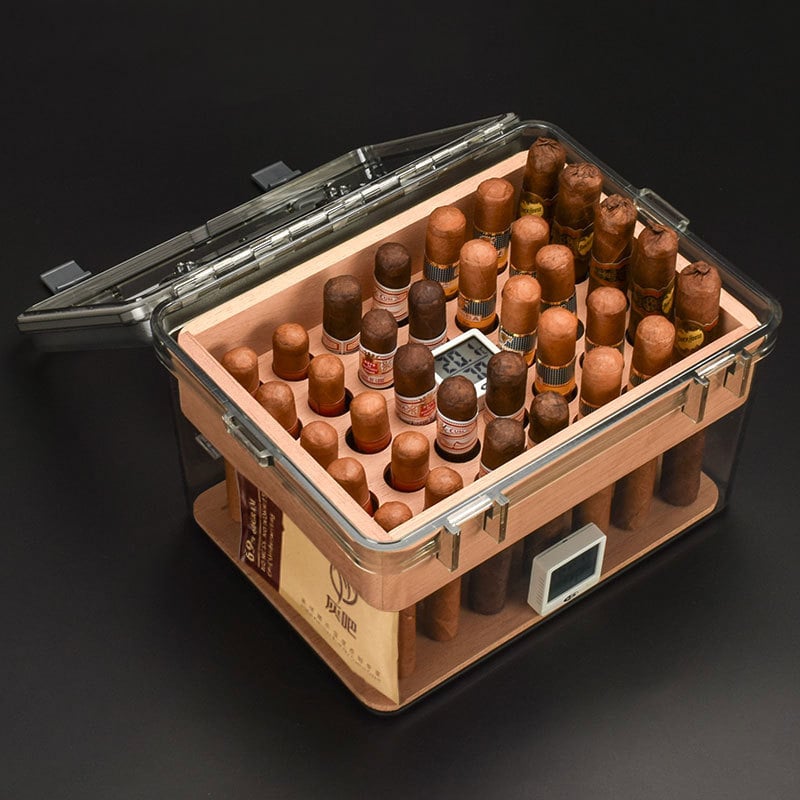 Sigarām mitruma glabāšanas kastīte no Spānijas ciedra, noslēgta, mitrumizturīga, ar lielu ietilpību, pret kaitēkļiem