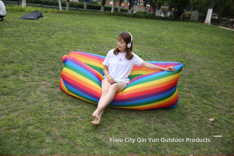 Nafukovacie lôžko na kempovanie – prenosné, skladacie vzdušné kreslo s Oxford látkou, nosnosť 200 kg, hmotnosť 0,8 kg