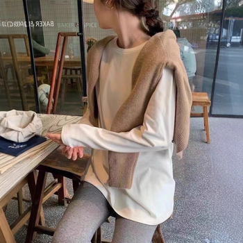 Unisex puuvillane pikkade varrukatega T-särk logoga etiketiga, ümmargune kaelus, vaba lõige, tavaline pikkus, ühes toonis