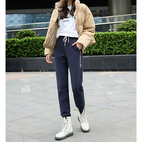 Naistele mõeldud fleece-voodriga fitness/jooga püksid, vaba lõige, 9/10 pikkus; kangas: kašmiirmišinis; koostis: 91,5% polüester, 8,5% spandeks; paksus: paks; vöö: elastne