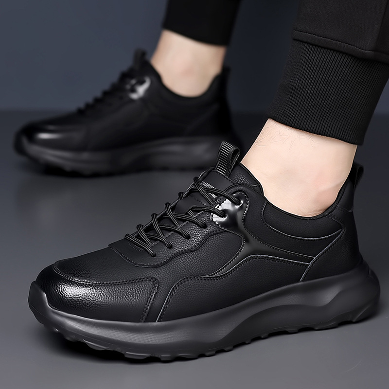 Ανδρικά casual sneakers τύπου dad shoes με επάνω μέρος από μικροϊνες, σόλα από αφρό, πάτο PU και κλείσιμο με κορδόνια