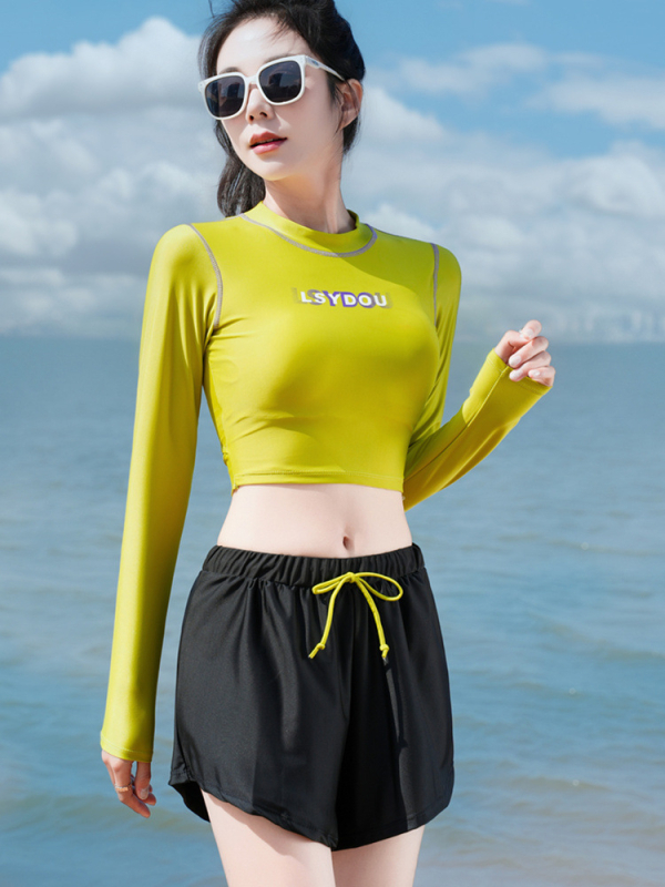 Ženský športový dvoundielny plavky s dlhými rukávmi, konzervatívny strih, vložky na prsia bez kovovej podpory; polyester 88%, podšívka 100%; jednofarebný dizajn; vhodné na plávanie a tréning.