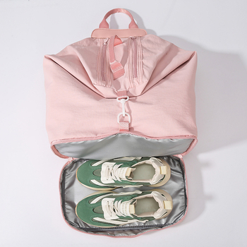 Spordikott kuiva–märja eraldusiga, hingav, veekindel, ultra-kerge, selja kaitseks