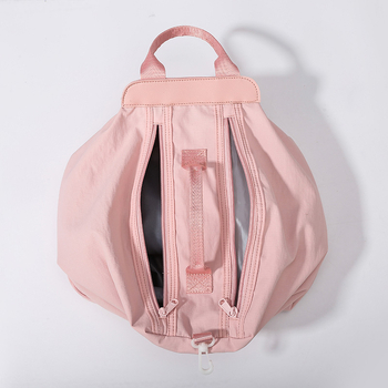 Spordikott kuiva–märja eraldusiga, hingav, veekindel, ultra-kerge, selja kaitseks