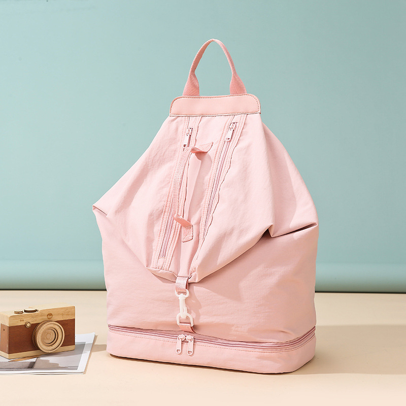 Spordikott kuiva–märja eraldusiga, hingav, veekindel, ultra-kerge, selja kaitseks