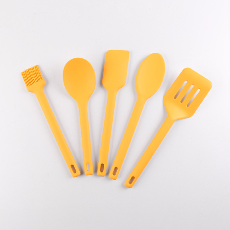 Silicone virtuvės įrankių rinkinys: šaukštas ir mentele iš silikono – neprilimpančios, aukštos temperatūros atsparumas, neslystančios, apsauga nuo nudegimų; rankenėlė su silikono korpusu ir nailoniniu centru