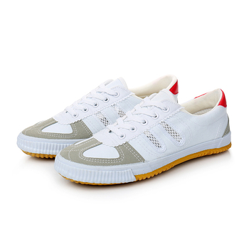 Uniszex hálós anyagú röplabda cipő, fűzővel, légáteresztő és kopásálló, gumitalp, vulkanizált felépítés, röplabdához és edzéshez