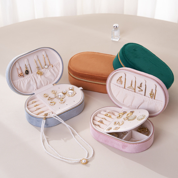 Cutie de bijuterii ovală din velur – pentru lanțuri, cercei și inele; stil coreean, construcție rigidă