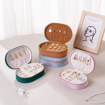 Cutie de bijuterii ovală din velur – pentru lanțuri, cercei și inele; stil coreean, construcție rigidă