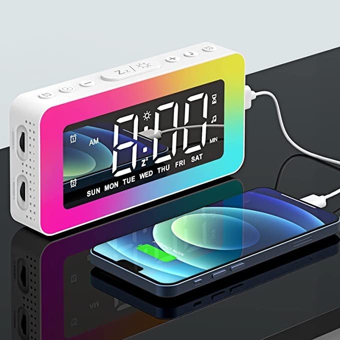 LED budík s USB napájaním, snooze funkcia, nočné svetlo, 24-hodinový displej
