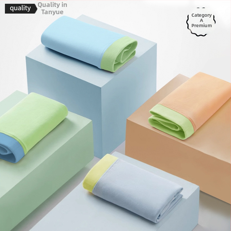 Bērnu biksītes no kokvilnas-modāla maisījuma; sastāvs 47,5% kokvilna, 47,5% modal, 5% elastāns; zēniem 3-8 gadi; vasaras 2024 izlaišana