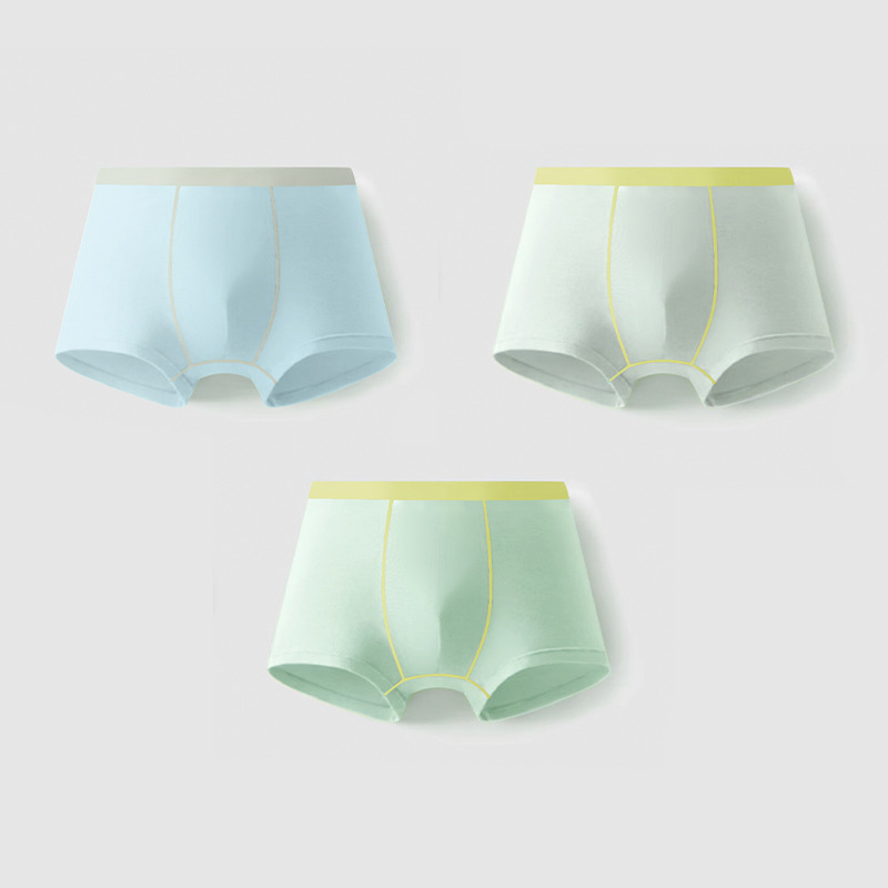 Bērnu biksītes no kokvilnas-modāla maisījuma; sastāvs 47,5% kokvilna, 47,5% modal, 5% elastāns; zēniem 3-8 gadi; vasaras 2024 izlaišana