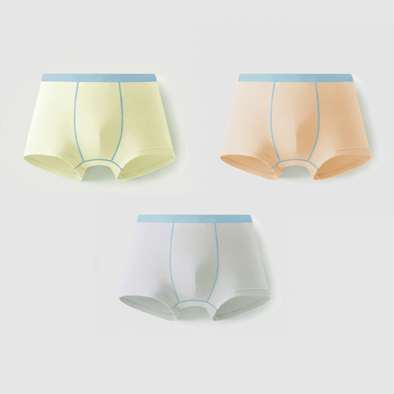 Bērnu biksītes no kokvilnas-modāla maisījuma; sastāvs 47,5% kokvilna, 47,5% modal, 5% elastāns; zēniem 3-8 gadi; vasaras 2024 izlaišana