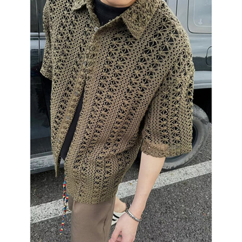 Πόλο με κοντά μανίκια, χαλαρή γραμμή, πάνελ σε χρωματική αντιστοίχιση με σχέδιο κολάζ, ελαφρύ διαπνέον πολυεστερικό μείγμα για το καλοκαίρι