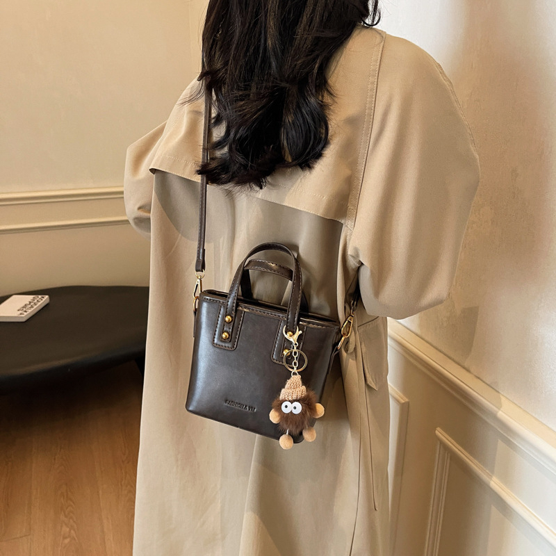 Geantă pătrată mică | Material PU, Formă pătrată orizontală, Închidere cu fermoar, Căptușeală din poliester, Bretea de umăr unică