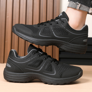 Pantofi de antrenament compleți, cu partea superioară din plasă respirabilă, vârf rotund, talpă joasă, închidere cu șireturi, talpă turnată prin injecție