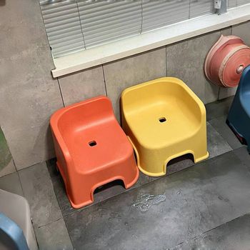 Vaikų vonios kėdutė su nugara - plastikinė, nelankstoma, prekinis ženklas Zhuang Page