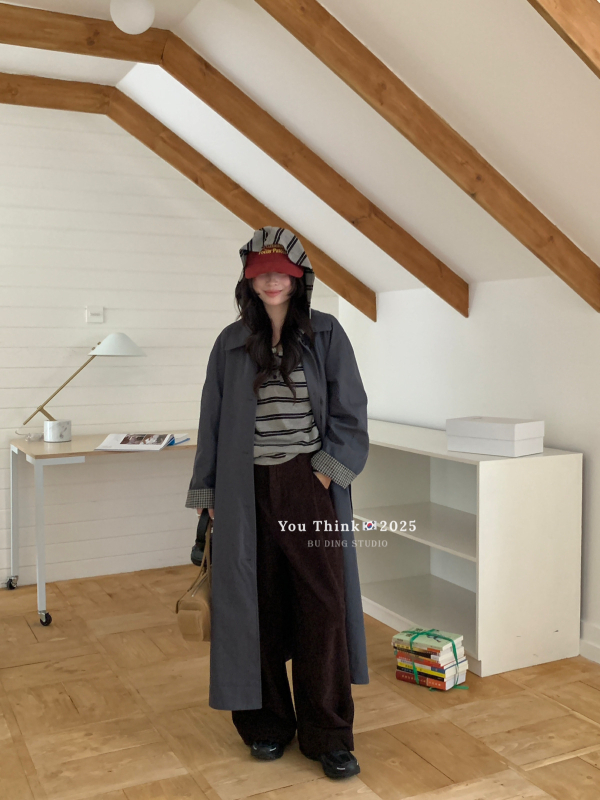 Nohavice s vysokým pásom a širokými nohami, 70–80% polyester, neelastické, dlhé nohavice