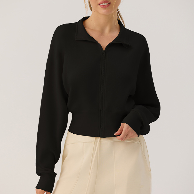 Moteriška žieminė striukė su stovimu apykakle ir užtrauktuku, lantern rankovėmis ir juosmens surišimu