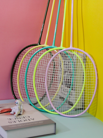 DECOQ Rachetă de badminton din fibră de carbon – ultra-ușoară, 85–89 g, mâner G5, tijă dreaptă, șnur nylon