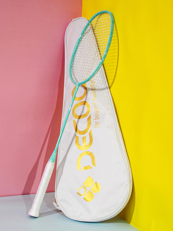 DECOQ Rachetă de badminton din fibră de carbon – ultra-ușoară, 85–89 g, mâner G5, tijă dreaptă, șnur nylon