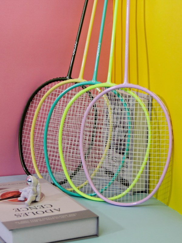 DECOQ Rachetă de badminton din fibră de carbon – ultra-ușoară, 85–89 g, mâner G5, tijă dreaptă, șnur nylon