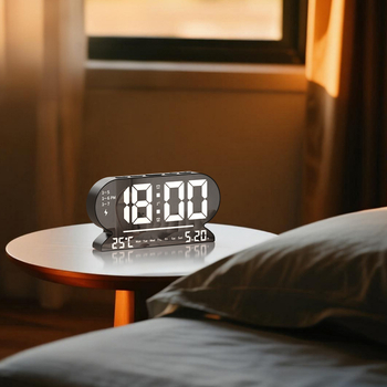Alarmni sat s LED digitalnim zaslonom, napajanje baterijom, elektronički mehanizam, plastično kućište, termometar i alarm