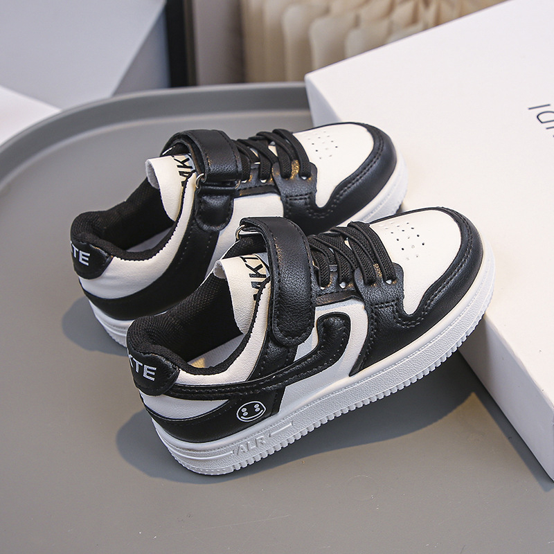 Unisex vaikų sportbačiai su Velcro užsegimu, žemas viršus, kvėpuojanti PU viršutinė dalis, guminė priešslydimo padas, Panda dizainas