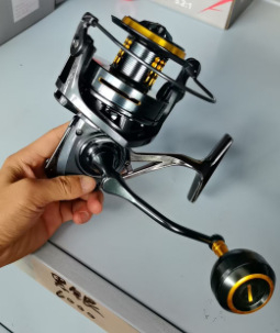 Spinning ritė - visiškai metalinis korpusas, ilga metimo galimybės, lėtas nusileidimas, išlenktas ašis, nerūdijančio plieno guoliai, skirta jūrų žvejybai