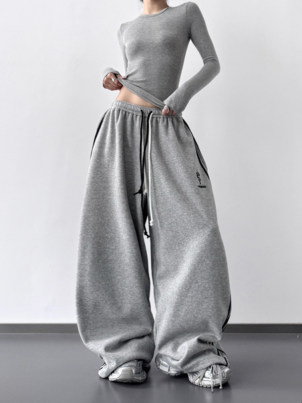 Naiste vabaaja püksid – kõrge vöökoht, sirge lõige, pikad, linnaline stiil – sügis 2025