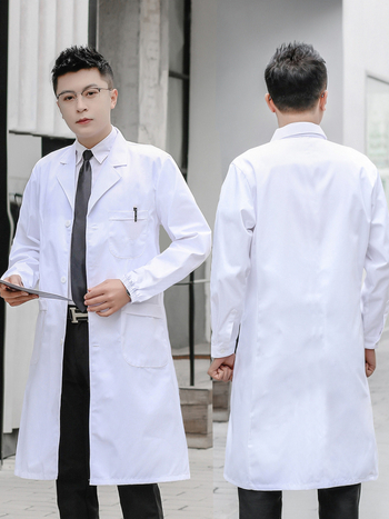 Uniszex orvosi köpeny klinikák és laboratóriumok számára, pamut anyag, nedvesség-elvezető és izzadság-abszorber tulajdonságokkal, Medical Diamond márka, négy évszakos viselet, 2025 tavaszán debütál.