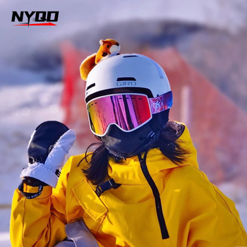 Plüss dekoráció sí sisakhoz és elektromos robogóhoz – Kis Mókusz, NYQD, Modell 0917, Termékkód nyqd0917