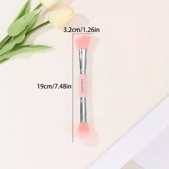 Dvostruka četkica za puder, ruž i highlighter; sintetička vlakna; plastična drška; kompaktna i prijenosna; u kutiji.