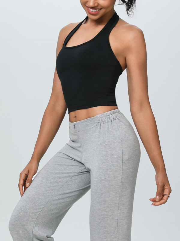 Sporta krūšturis ar spilventiņu, augsta atbalsta sniegums, halter kakla siksnas, neilons 75% / spandex 25%, pilns krūšu kauss, formēts kauss ar plānu augšpusi un biezu apakšu