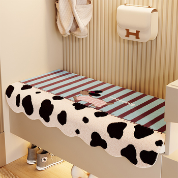 Sėdėjimo pagalvė, akrilinė vilna, poliesterio pluošto užpildas, karikatūrų raštas, individualus apdorojimas