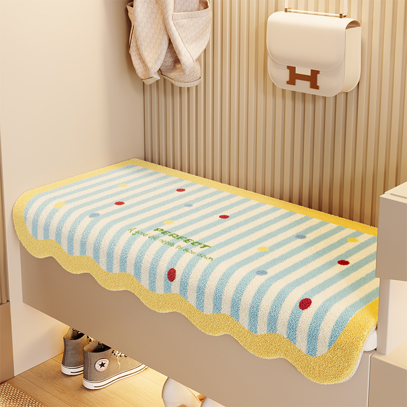 Sėdėjimo pagalvė, akrilinė vilna, poliesterio pluošto užpildas, karikatūrų raštas, individualus apdorojimas