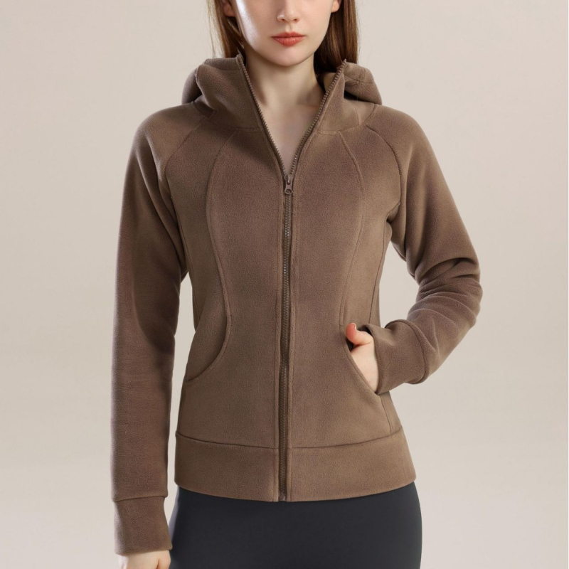 Moteriška stora sportinė striukė su gobtuvu žiemai – poliesterio išorinis audinys, poliesterio pamušalas, ilgos rankovės