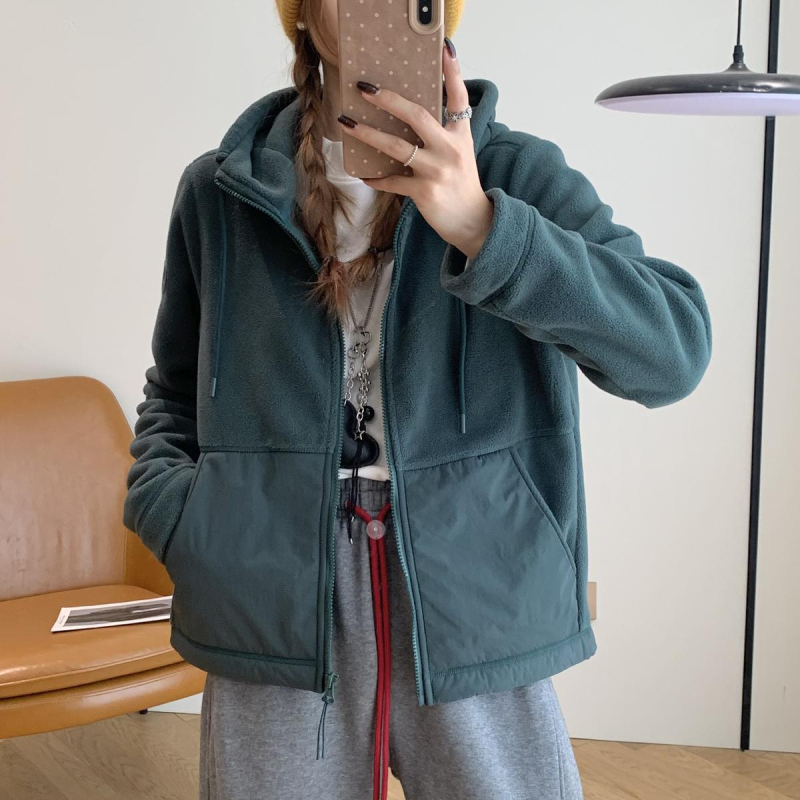 Ženski patchwork fleece jakna s kapuljom (Srednja debljina, Regularna duljina, Dugi rukavi, Kapuljača, Jedan gumb)