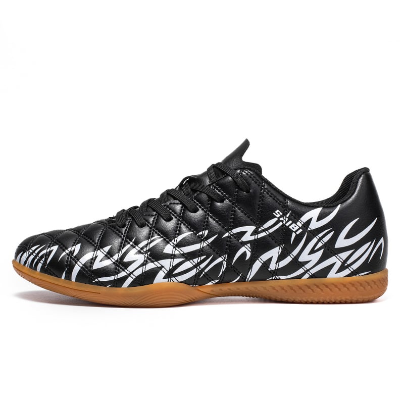 Nogometne tenisice - Gornji dio od sintetičke kože, potplat od prirodne gume, zatvaranje elastičnom trakom, potplat ljepilom