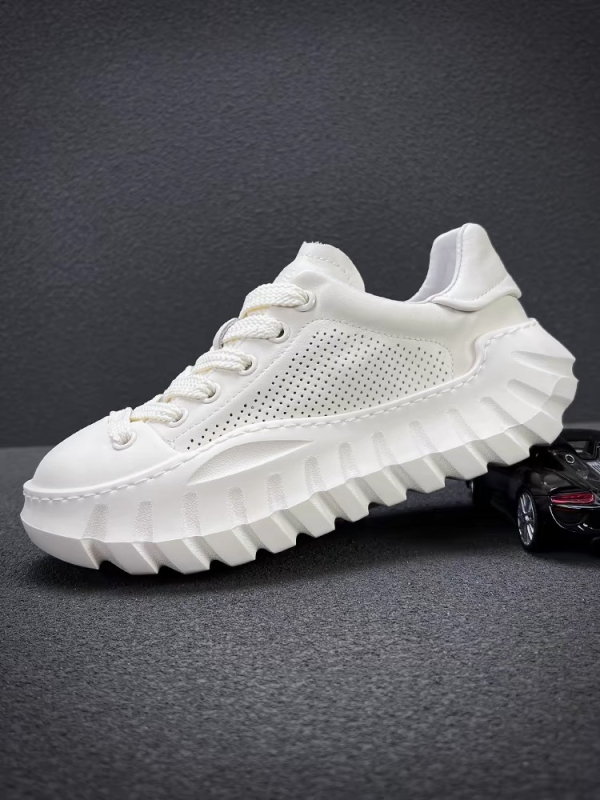 Vyriski bateliai su storesne padu aukščio didinimui, sportiškai kasdieniai, raišteliai, žemas viršus, viršutinė dalis iš pirmojo sluoksnio karvės odos, guma putų padas, vidpadis iš kiaulių odos